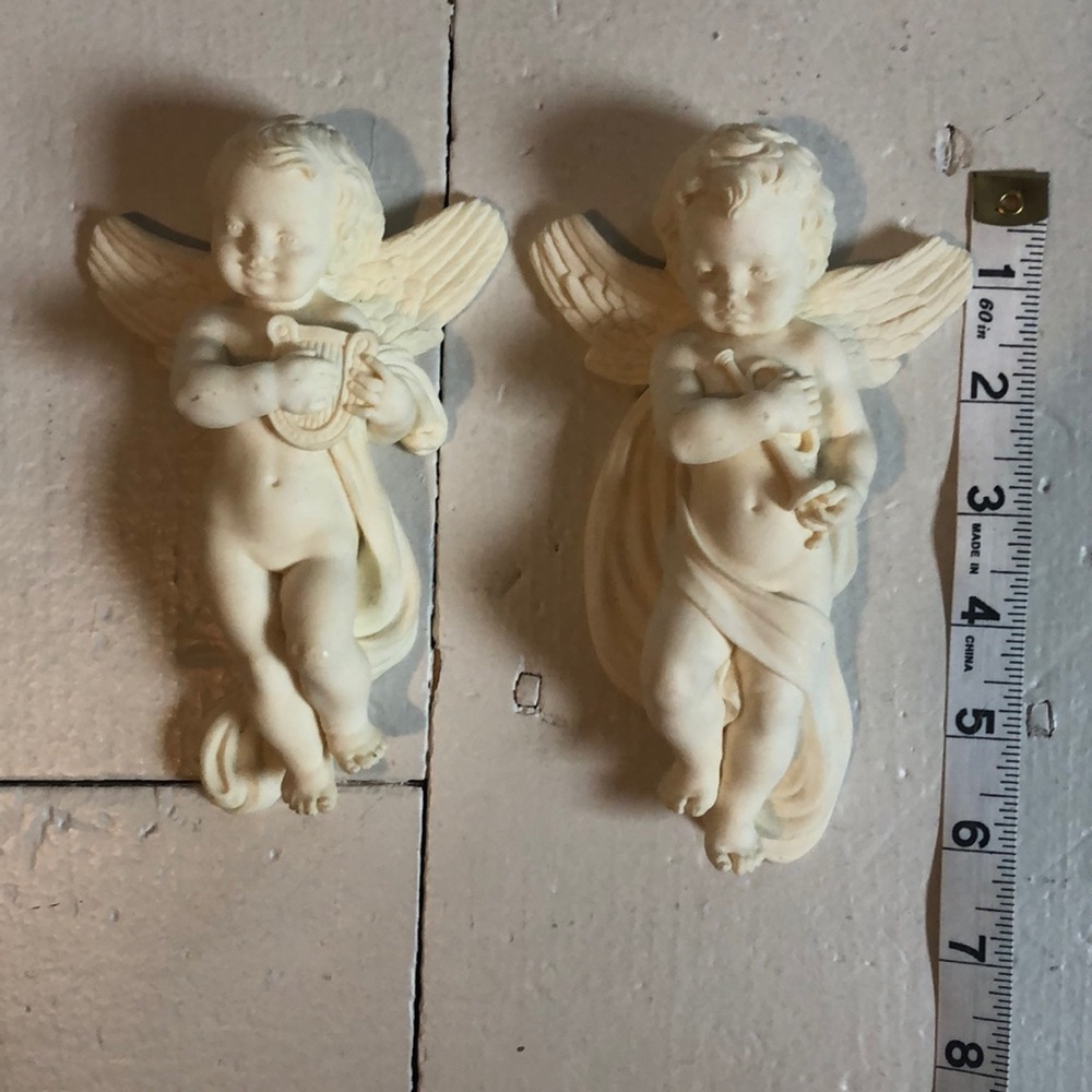 A Giannelli cherub figurine wall hangings - Picture 2 of 7